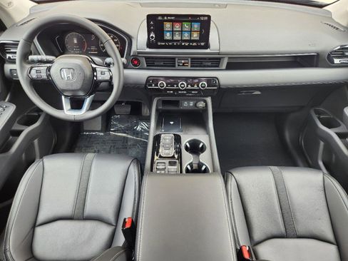 New 2025 Honda Pilot Touring image 17