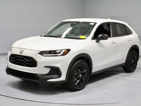 Used 2025 Honda HR-V Sport image 8