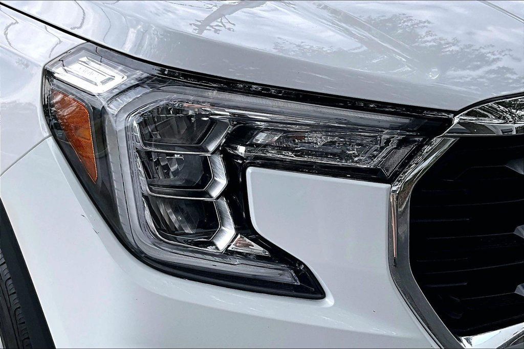 Used 2024 GMC Terrain SLE AWD/4WD image 30