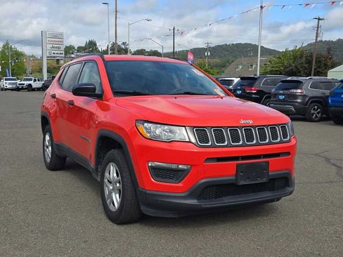 Used 2018 Jeep Compass Sport AWD/4WD image 4
