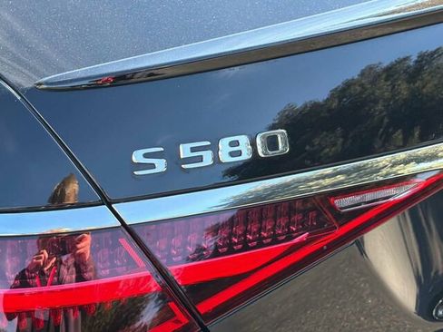 Certified 2025 Mercedes-Benz S 580 4MATIC Sedan image 36