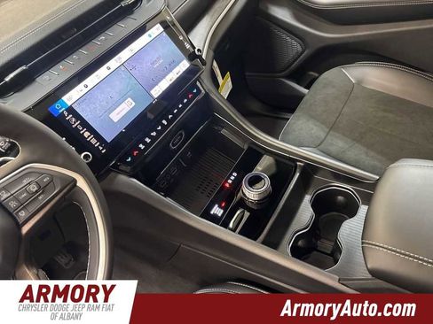 New 2026 Jeep Grand Cherokee Altitude image 15