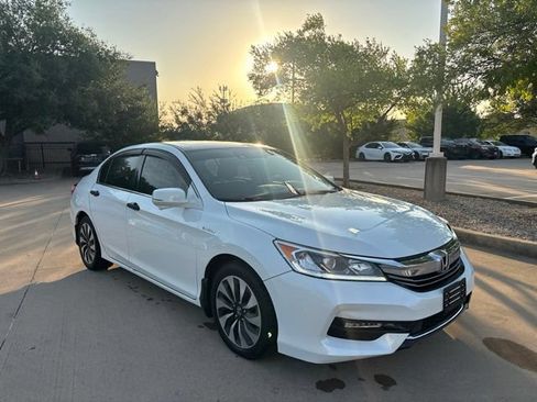 Used 2017 Honda Accord EX-L image 3