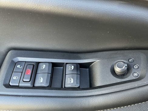 Used 2024 Jeep Grand Cherokee Limited w/ Luxury Tech Group II image 15