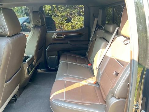 Used 2023 GMC Sierra 1500 Denali w/ Denali Reserve Package AWD/4WD image 9