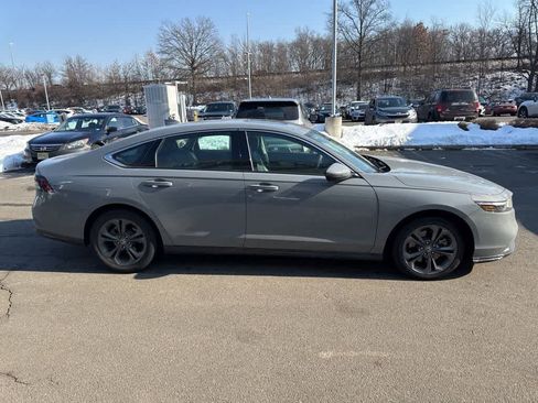 Used 2023 Honda Accord EX-L image 9