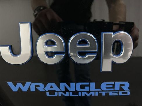 Used 2022 Jeep Wrangler Unlimited Sahara image 31