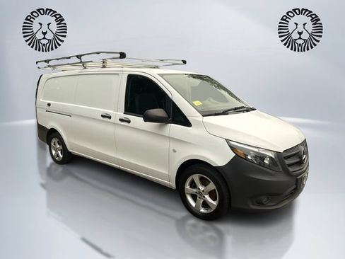 Used 2022 Mercedes-Benz Metris image 3