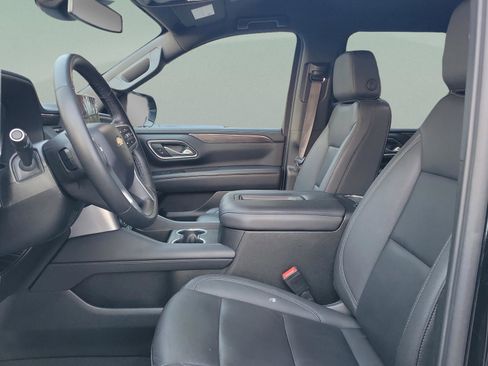 Used 2024 Chevrolet Suburban LT image 25