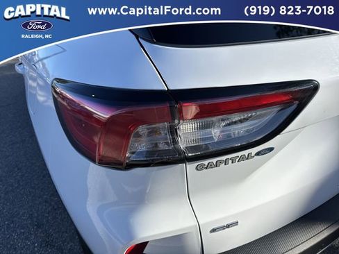 Used 2022 Ford Escape SE image 15