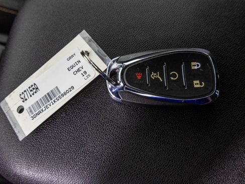 Used 2019 Chevrolet Equinox LT w/ Driver Convenience Package image 31