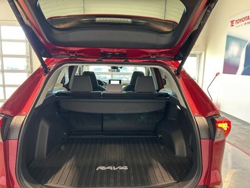 Used 2025 Toyota RAV4 XLE w/ Convenience Package image 18