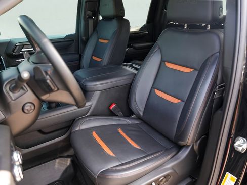 Used 2025 GMC Sierra 1500 AT4 w/ AT4 Premium Package AWD/4WD image 10