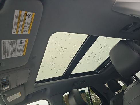 Used 2023 Ford Explorer XLT w/ Equipment Group 202A image 33