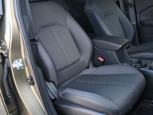 Used 2025 Subaru Forester Premium image 33