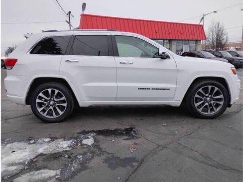 Used 2018 Jeep Grand Cherokee Overland AWD/4WD image 6