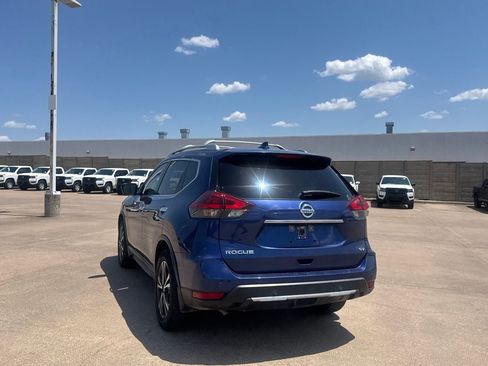 Used 2019 Nissan Rogue SV w/ Sun & Sound Touring Package FWD image 17