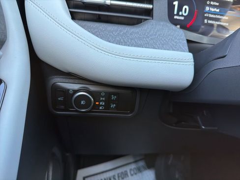 Used 2025 Ford Explorer Platinum w/ Ultimate Package image 39