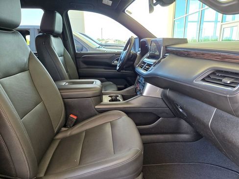 Used 2022 Chevrolet Tahoe Z71 w/ Luxury Package AWD/4WD image 30