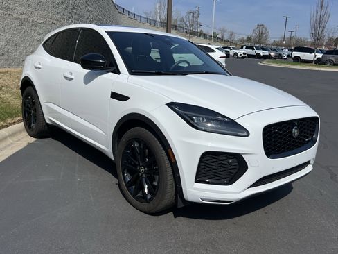 Used 2024 Jaguar E-PACE R-Dynamic SE image 9