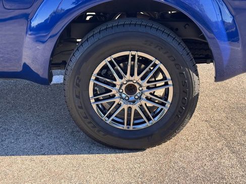 Used 2014 Nissan Frontier SV image 9