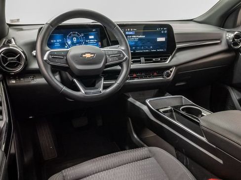 Used 2025 Chevrolet Equinox LT FWD image 7