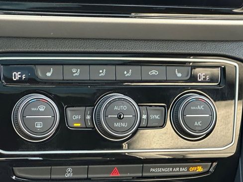 Used 2023 Volkswagen Atlas Cross Sport SE w/ Panoramic Sunroof Package image 17