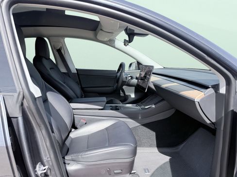 Used 2022 Tesla Model Y Performance image 39