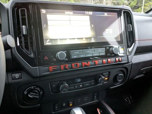 New 2025 Nissan Frontier PRO-4X w/ Pro Convenience Package AWD/4WD image 19