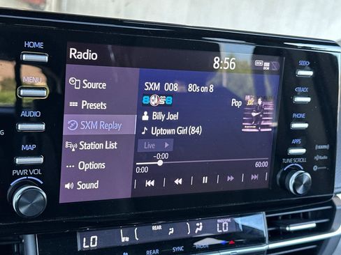 Used 2023 Toyota Sienna XLE FWD image 17