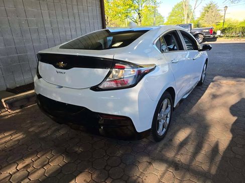 Used 2016 Chevrolet Volt LT w/ Comfort Package FWD image 3