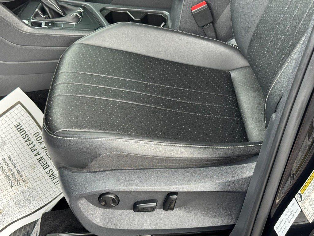 Used 2023 Volkswagen Tiguan SE FWD image 27