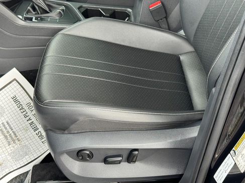 Used 2023 Volkswagen Tiguan SE FWD image 27