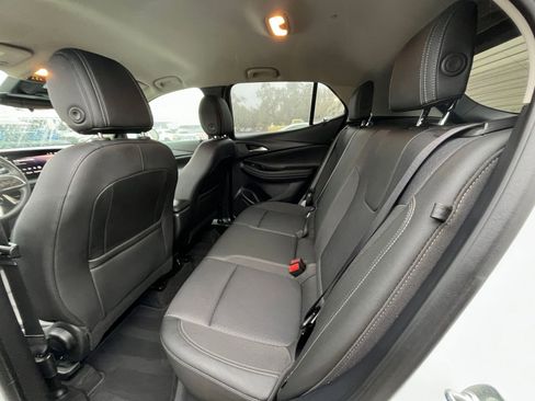 Used 2025 Buick Encore GX Preferred image 23