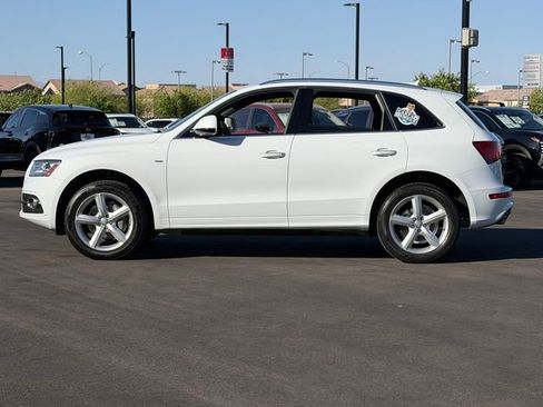 Used 2017 Audi Q5 2.0T Premium Plus w/ Technology Package AWD/4WD image 2
