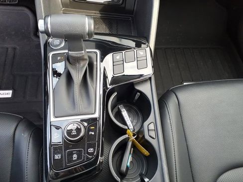 Used 2025 Kia Sportage EX w/ Premium Package image 24