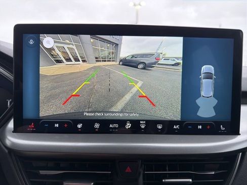 Used 2023 Ford Escape SE w/ Class II Trailer Tow Package image 29