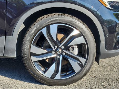 Used 2023 Volvo XC40 B5 Plus w/ Protection Package Premier AWD/4WD image 8