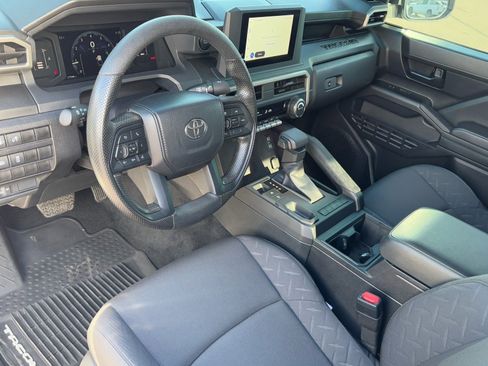 Used 2025 Toyota Tacoma SR image 16