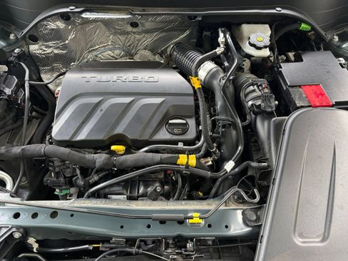 Used 2025 Chevrolet Trax LT FWD image 31