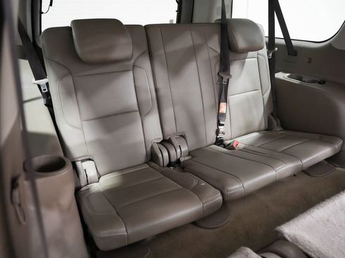 Used 2018 Chevrolet Suburban LT image 31