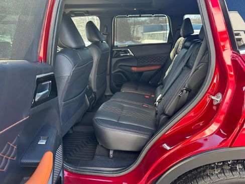 Used 2024 Mitsubishi Outlander SEL image 33