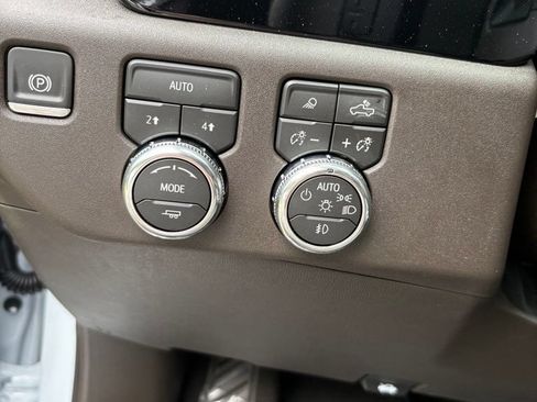 Used 2026 GMC Sierra 1500 SLT w/ SLT Premium Package AWD/4WD image 26