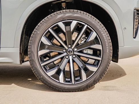 New 2026 Volvo XC90 T8 Ultra w/ Protection Package Premier AWD/4WD image 9