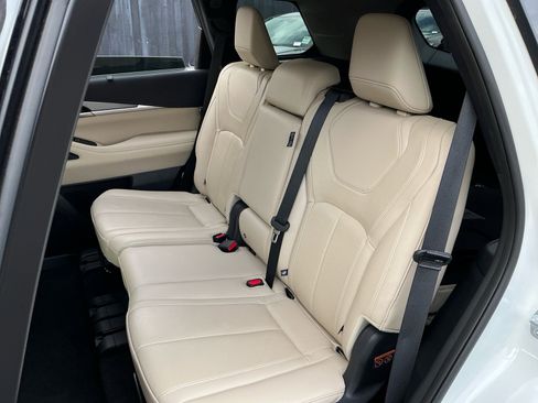 Used 2023 INFINITI QX60 Luxe w/ Cargo Package AWD/4WD image 19