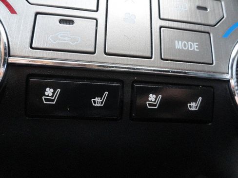 Used 2020 Toyota Tundra Platinum image 25