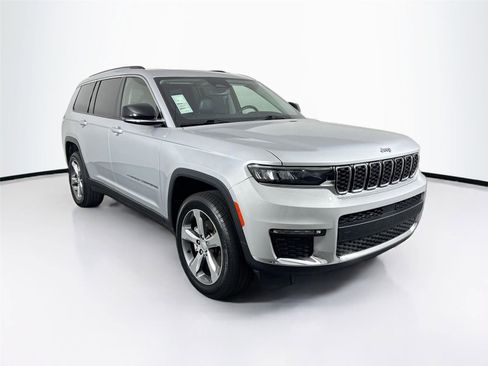 Used 2021 Jeep Grand Cherokee L Limited AWD/4WD image 10