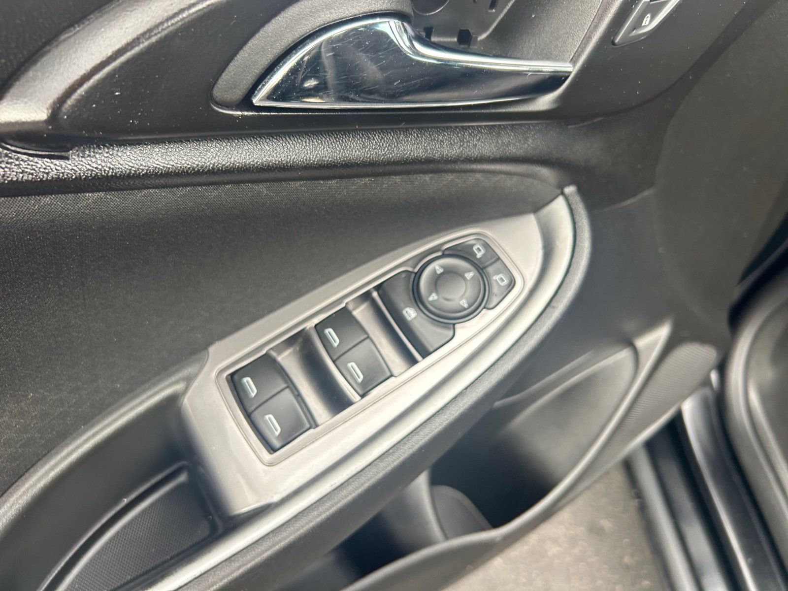 Used 2023 Chevrolet Malibu LS FWD image 13