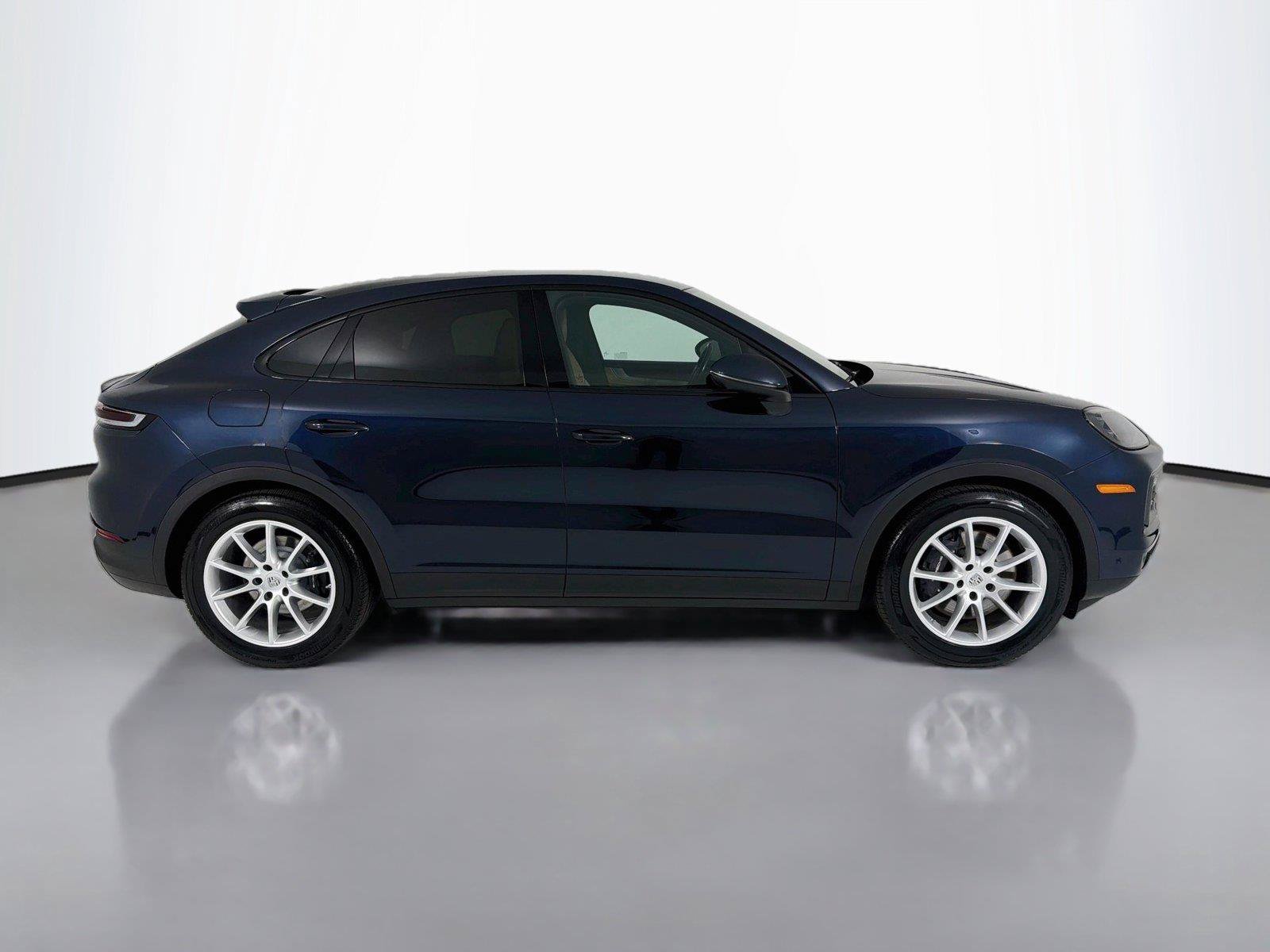 Used 2024 Porsche Cayenne Coupe w/ Premium Package Plus AWD/4WD image 29
