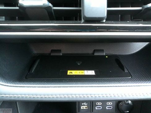 Used 2023 Toyota Highlander XLE image 21